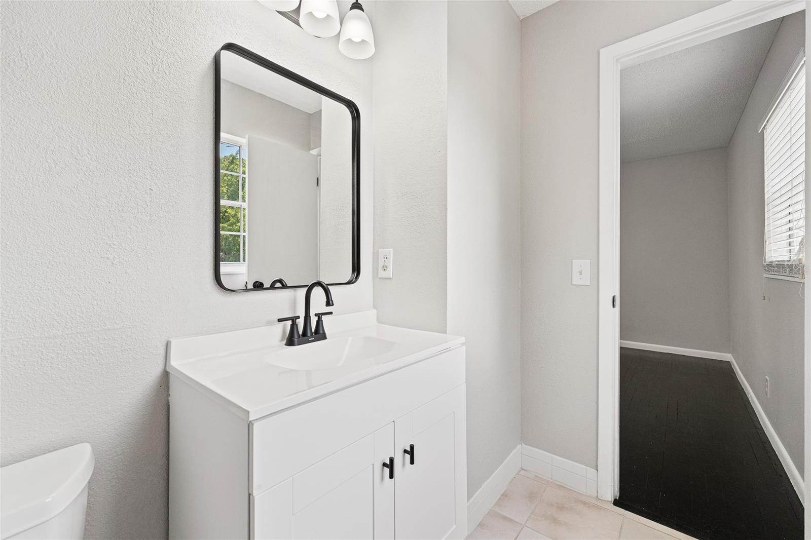 Image 30 of 37 For 47 Kathy Drive