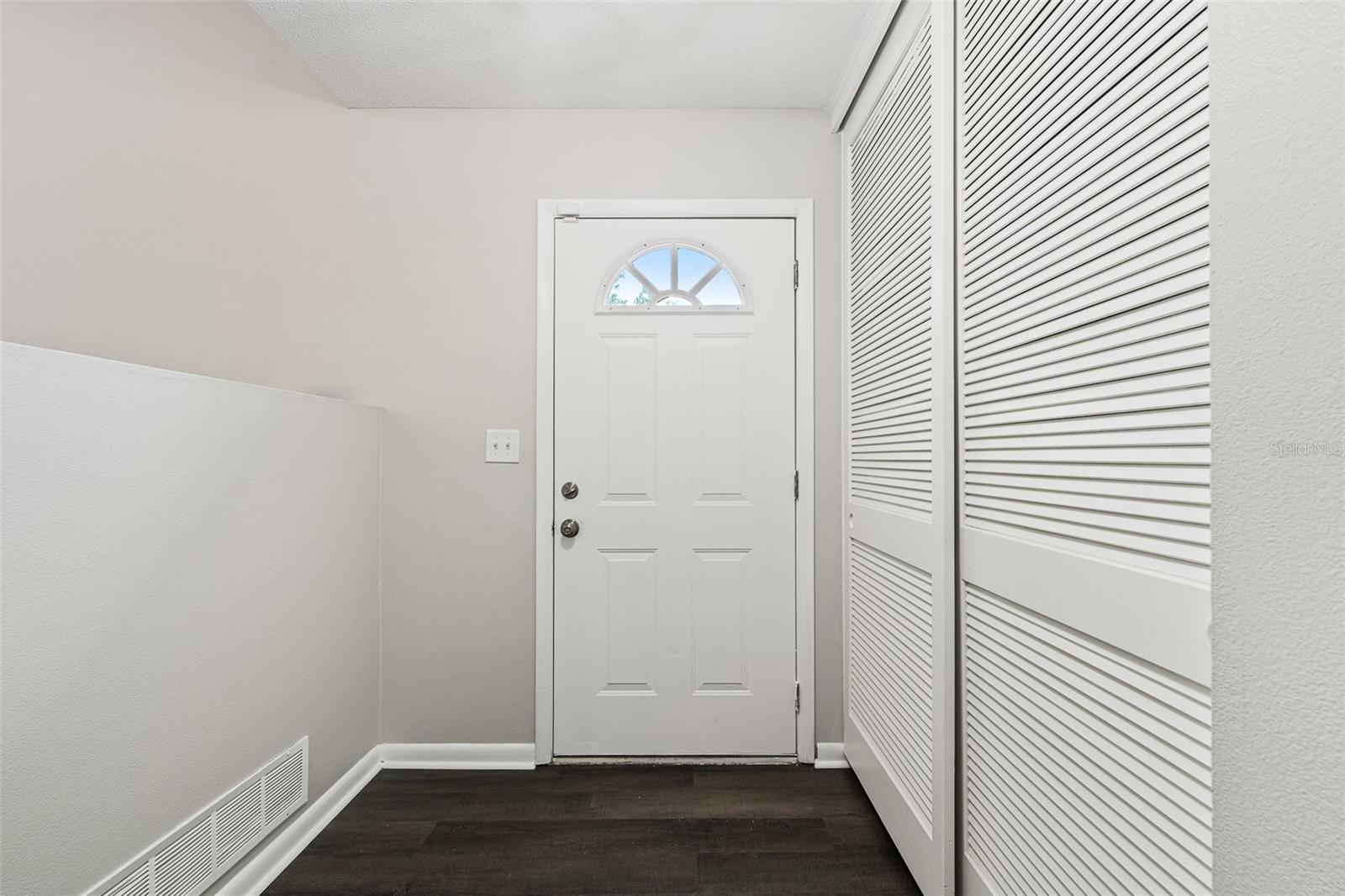 Image 5 of 37 For 47 Kathy Drive