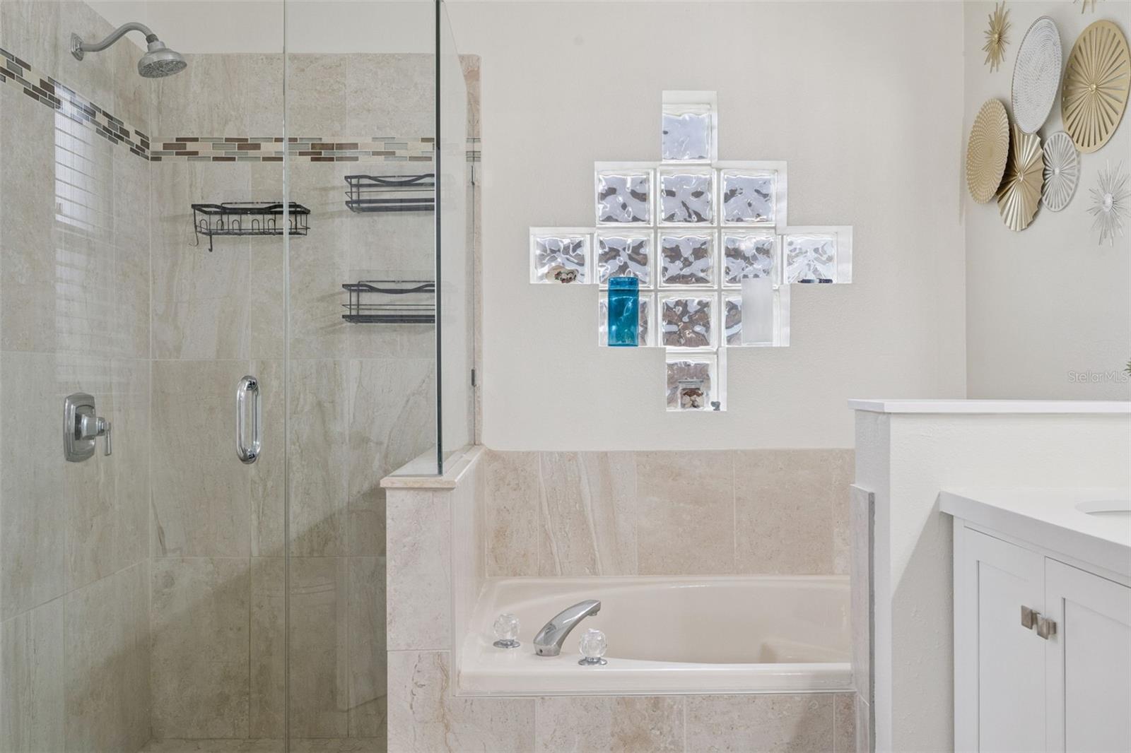 Image 14 of 31 For 2437 Cliffdale Street