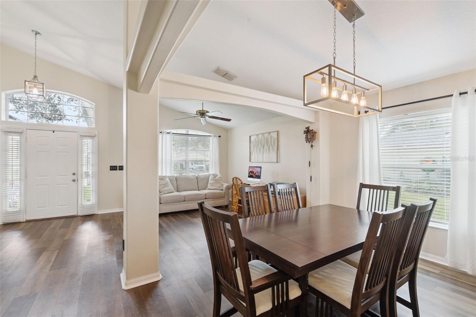 Image 6 of 31 For 2437 Cliffdale Street