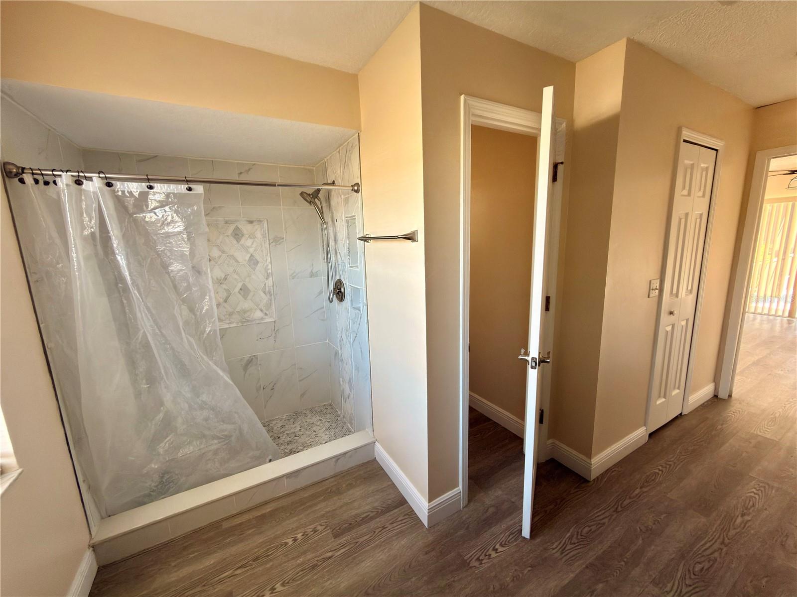 Image 15 of 28 For 5213 Heatherstone Court