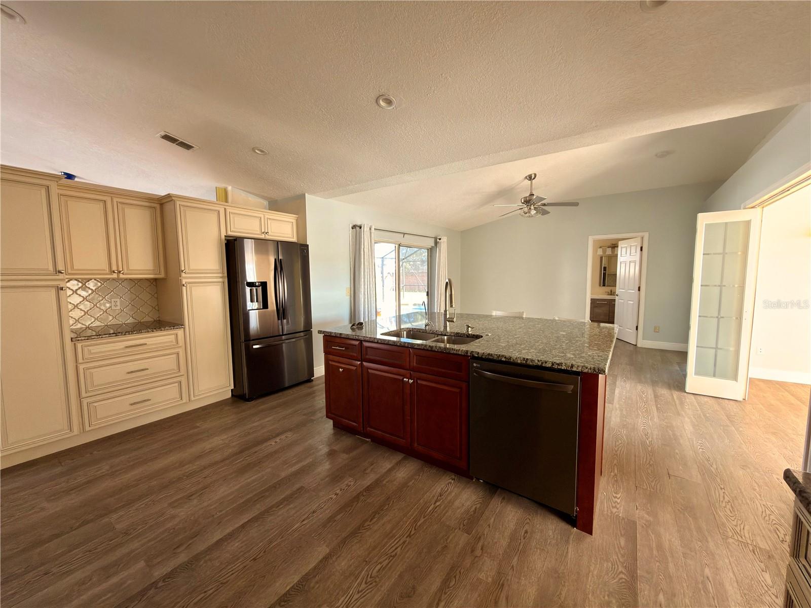 Image 9 of 28 For 5213 Heatherstone Court