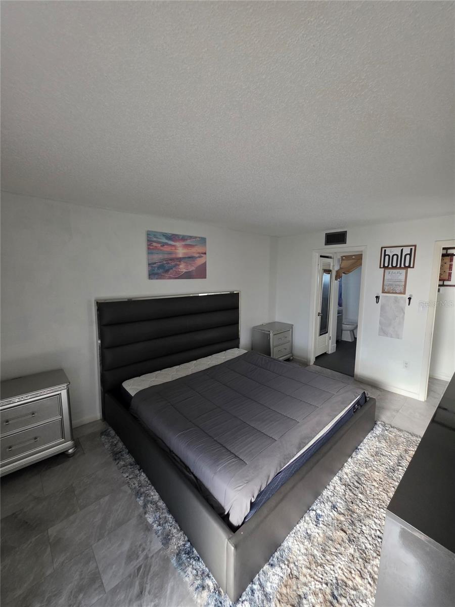 Image 8 of 21 For 5245 Amulet Drive 208