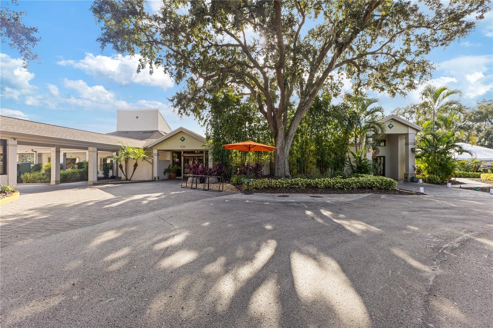 Image 16 of 21 For 7423 Elsworth Court