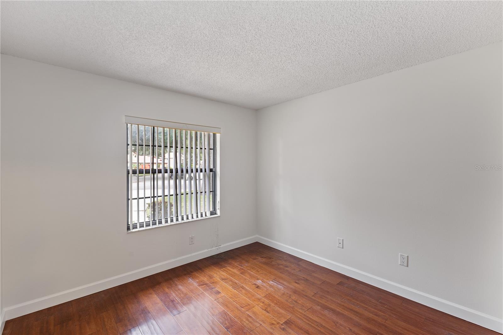 Image 6 of 21 For 7423 Elsworth Court