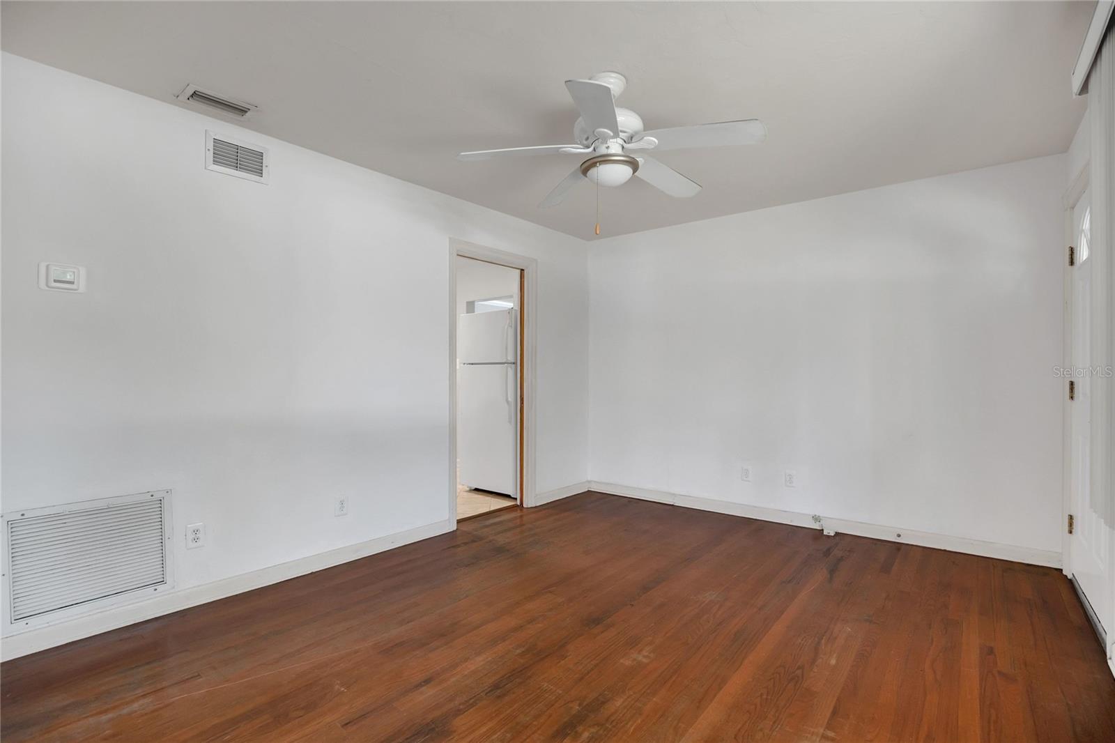 Image 11 of 23 For 505 Crystal Lake Drive