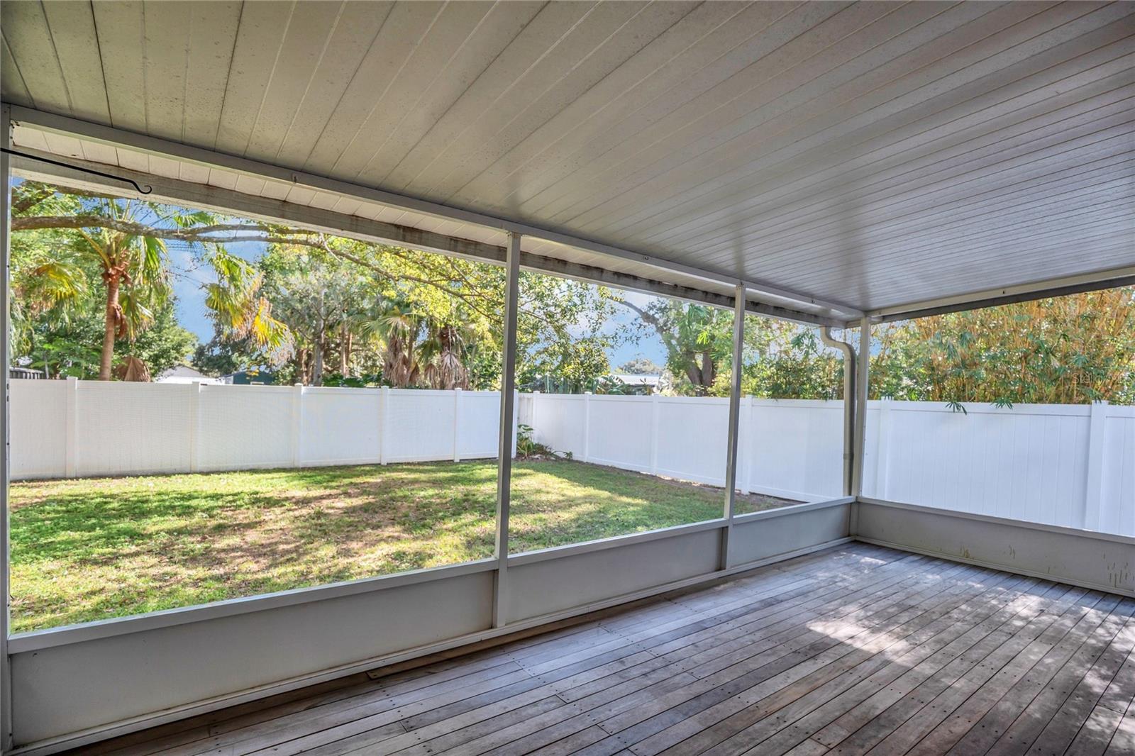 Image 18 of 23 For 505 Crystal Lake Drive