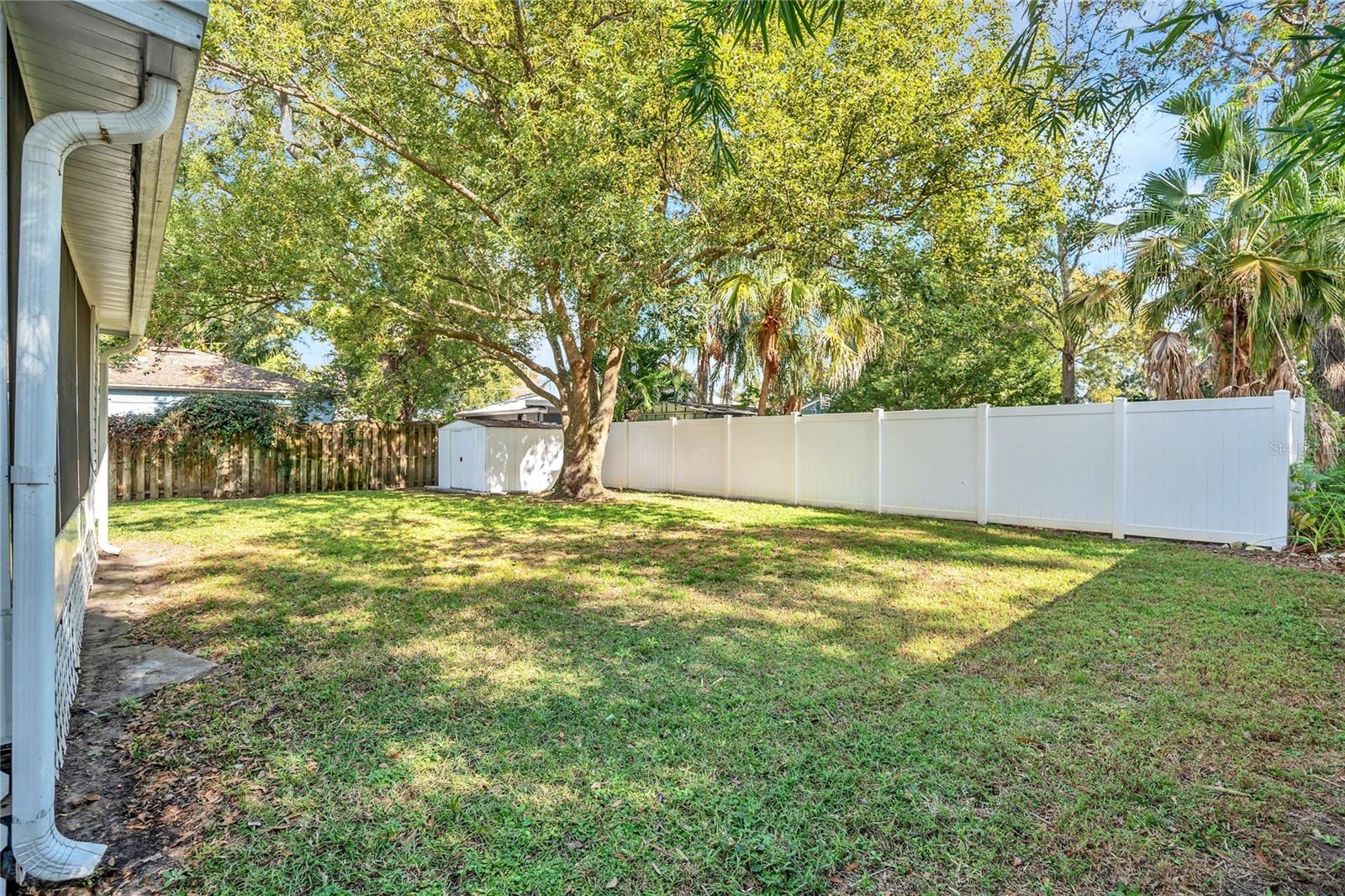 Image 19 of 23 For 505 Crystal Lake Drive