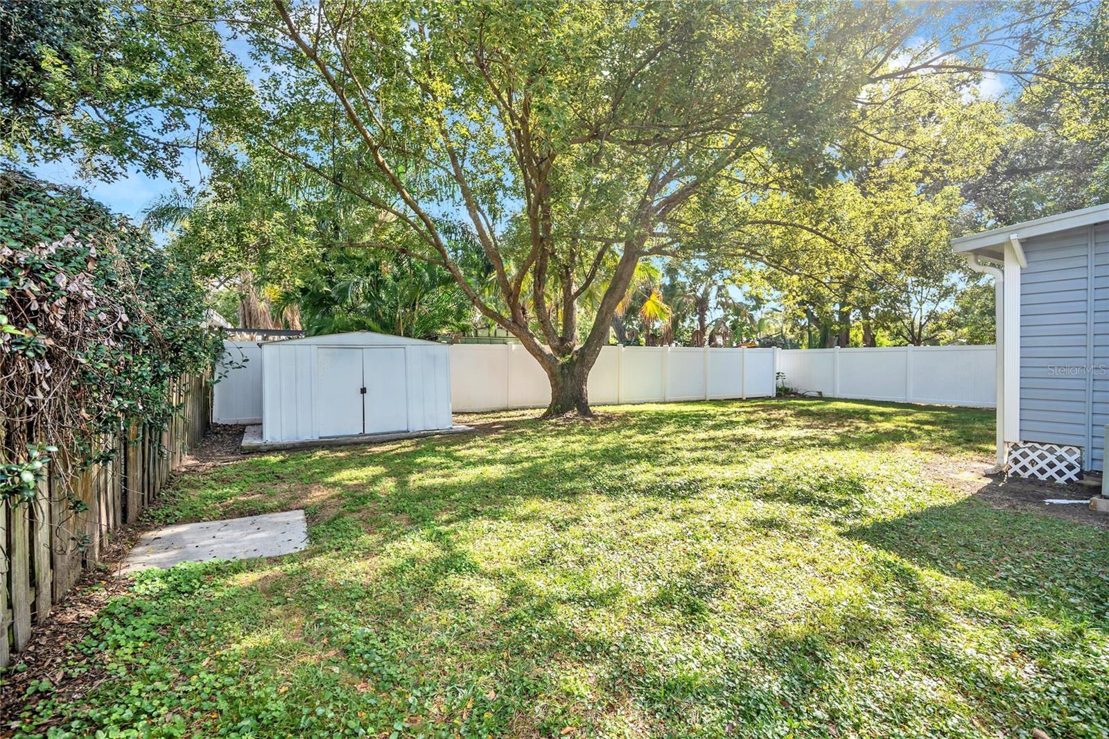 Image 21 of 23 For 505 Crystal Lake Drive