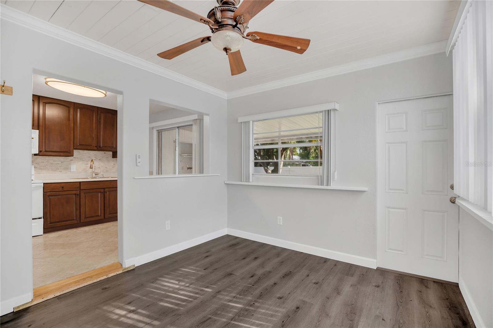 Image 9 of 23 For 505 Crystal Lake Drive