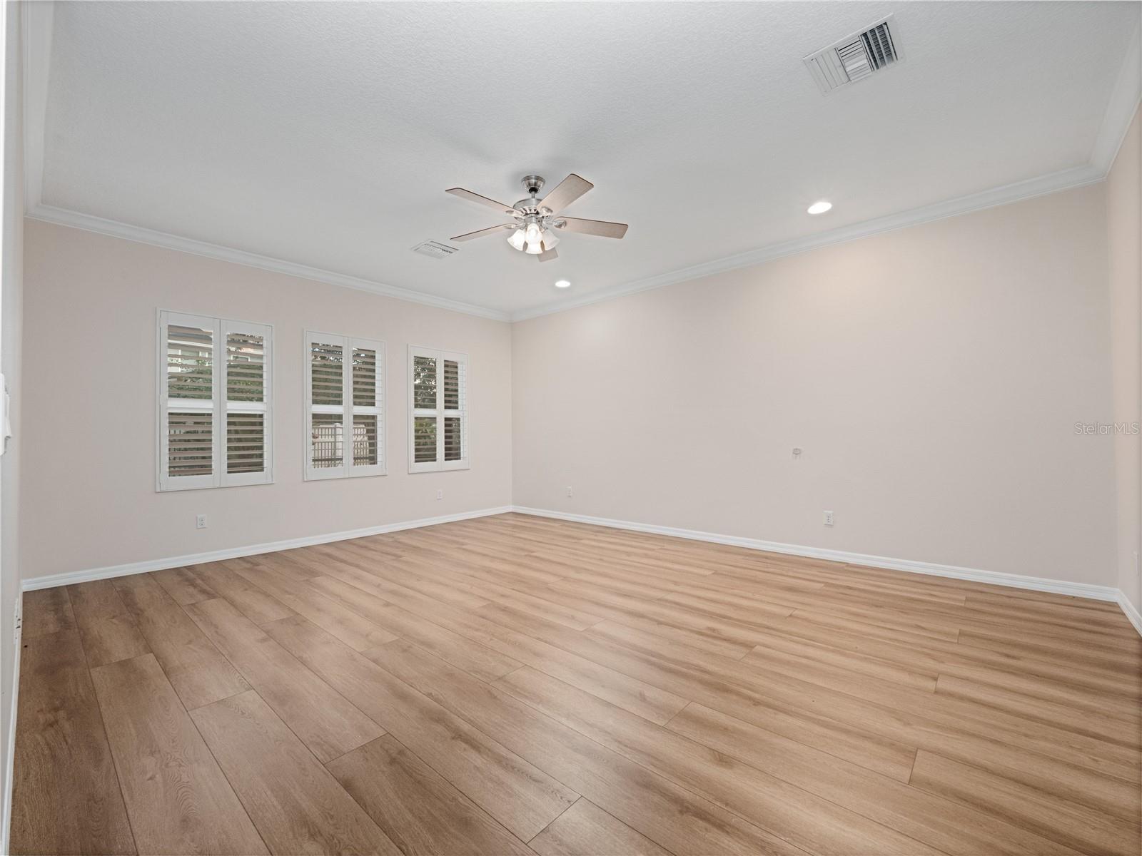 Image 15 of 39 For 2015 Sandy Garden Lane