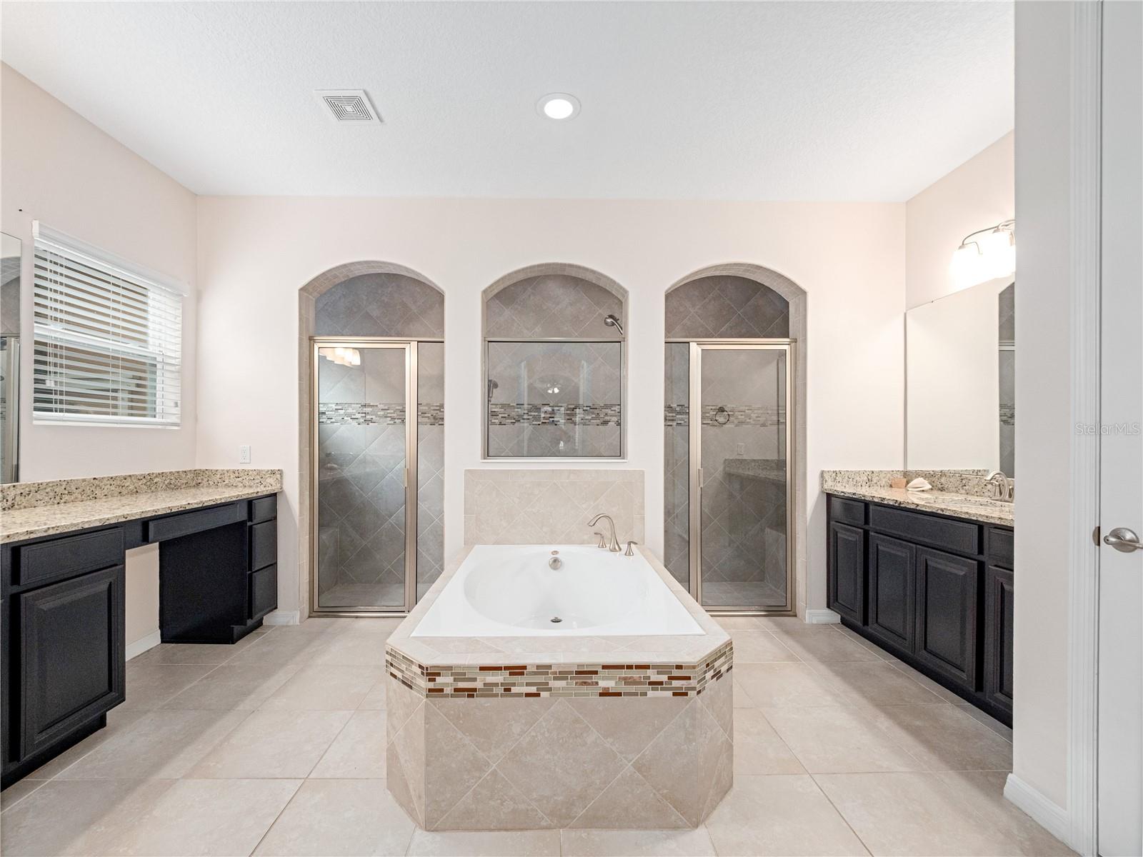 Image 17 of 39 For 2015 Sandy Garden Lane