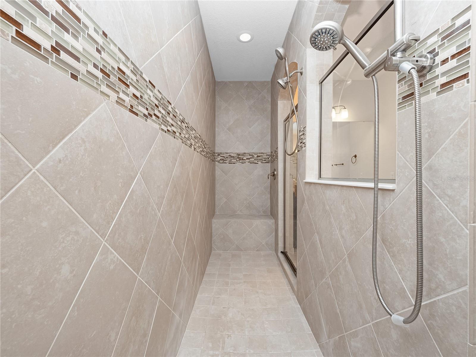 Image 18 of 39 For 2015 Sandy Garden Lane