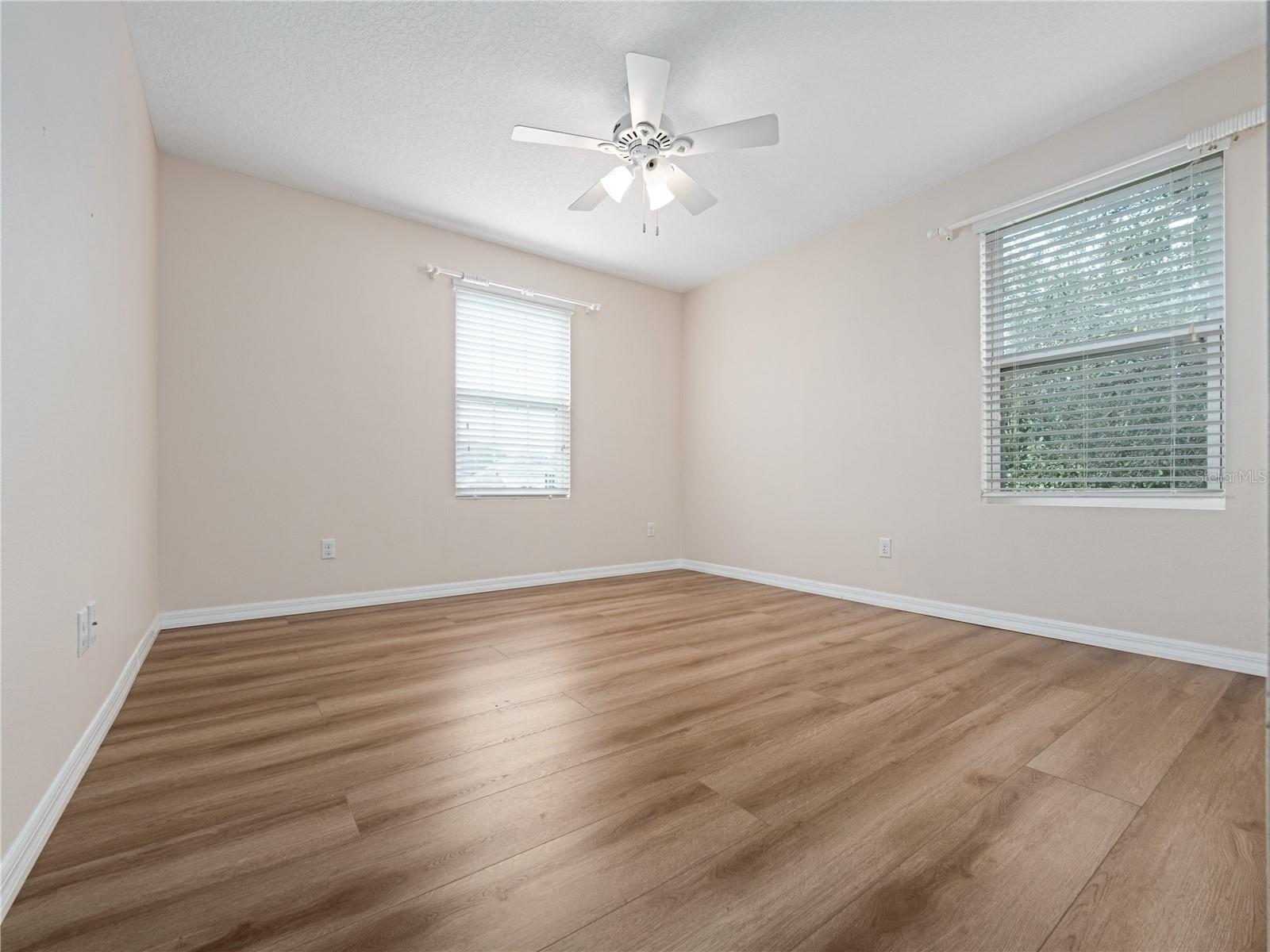 Image 25 of 39 For 2015 Sandy Garden Lane