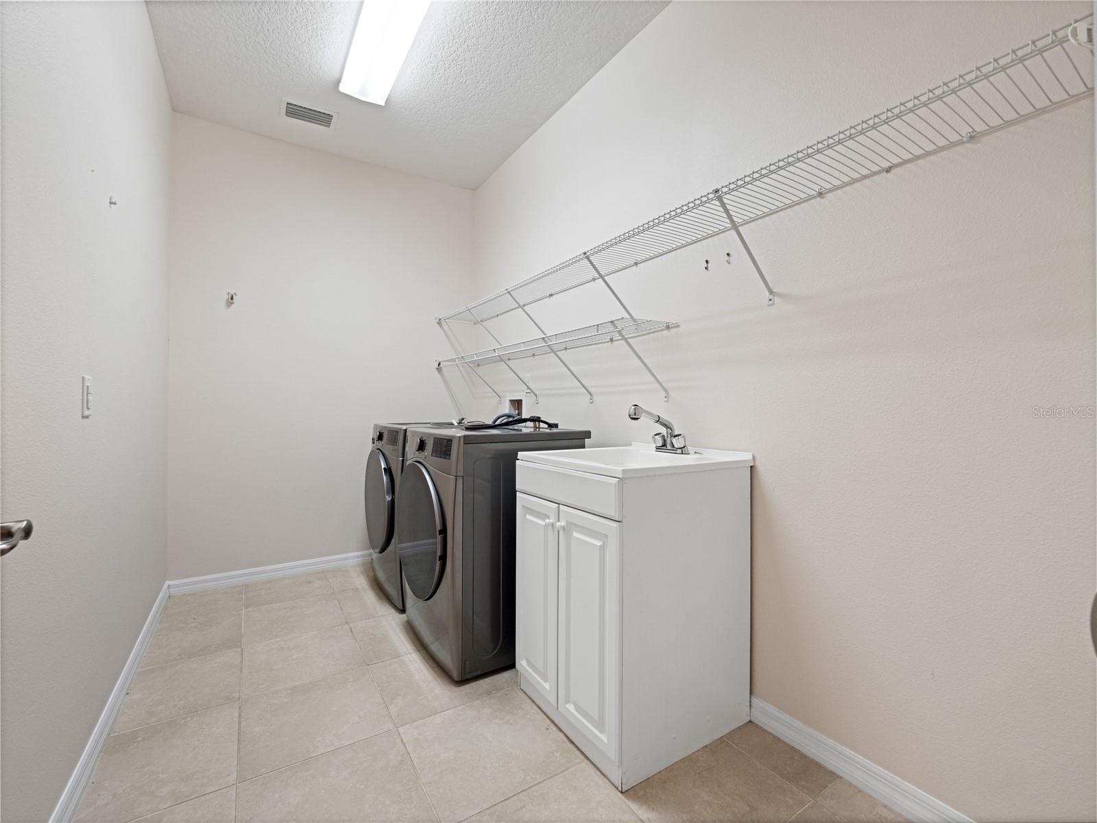 Image 32 of 39 For 2015 Sandy Garden Lane