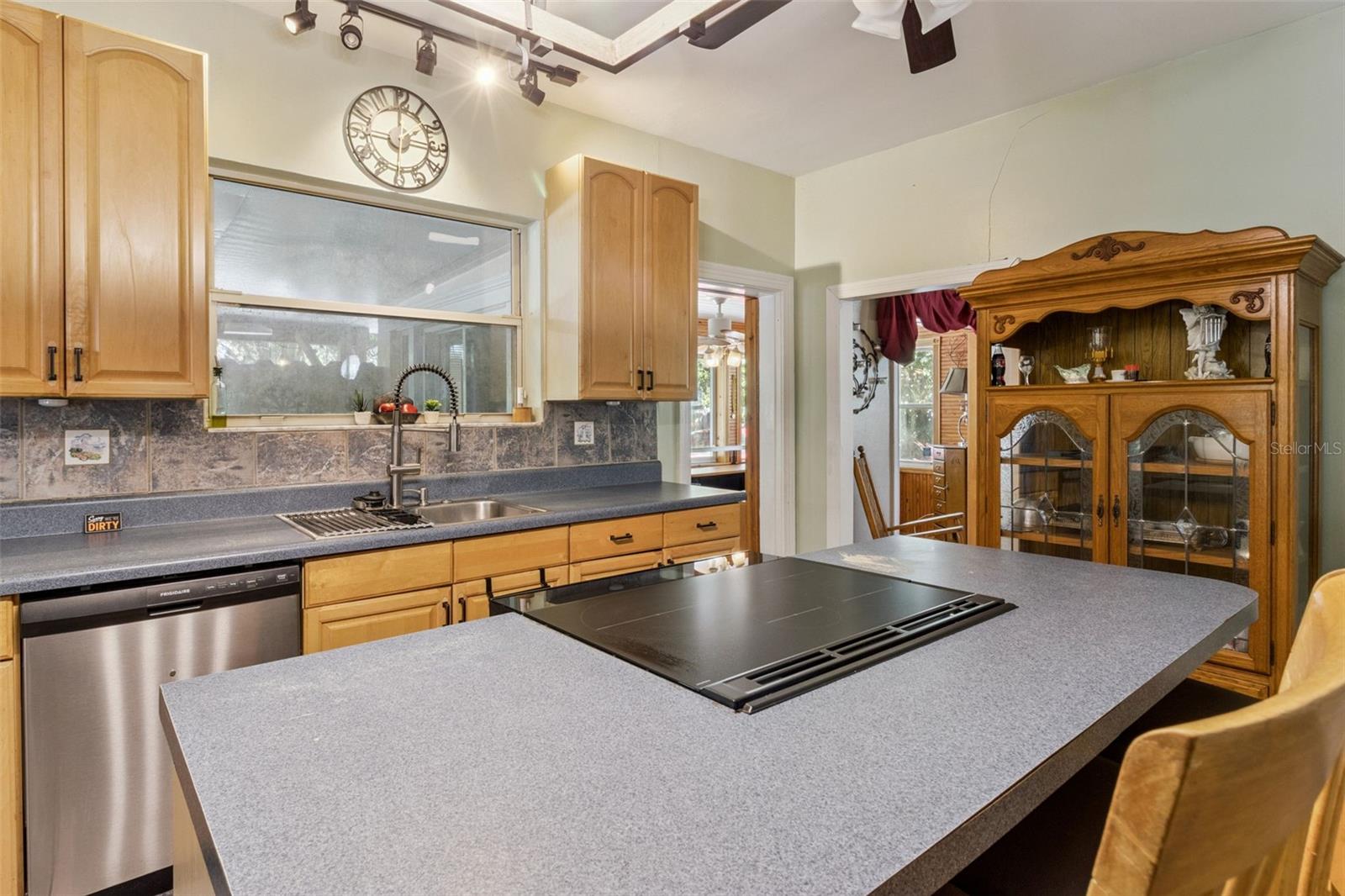 Image 11 of 37 For 3016 Albany Avenue