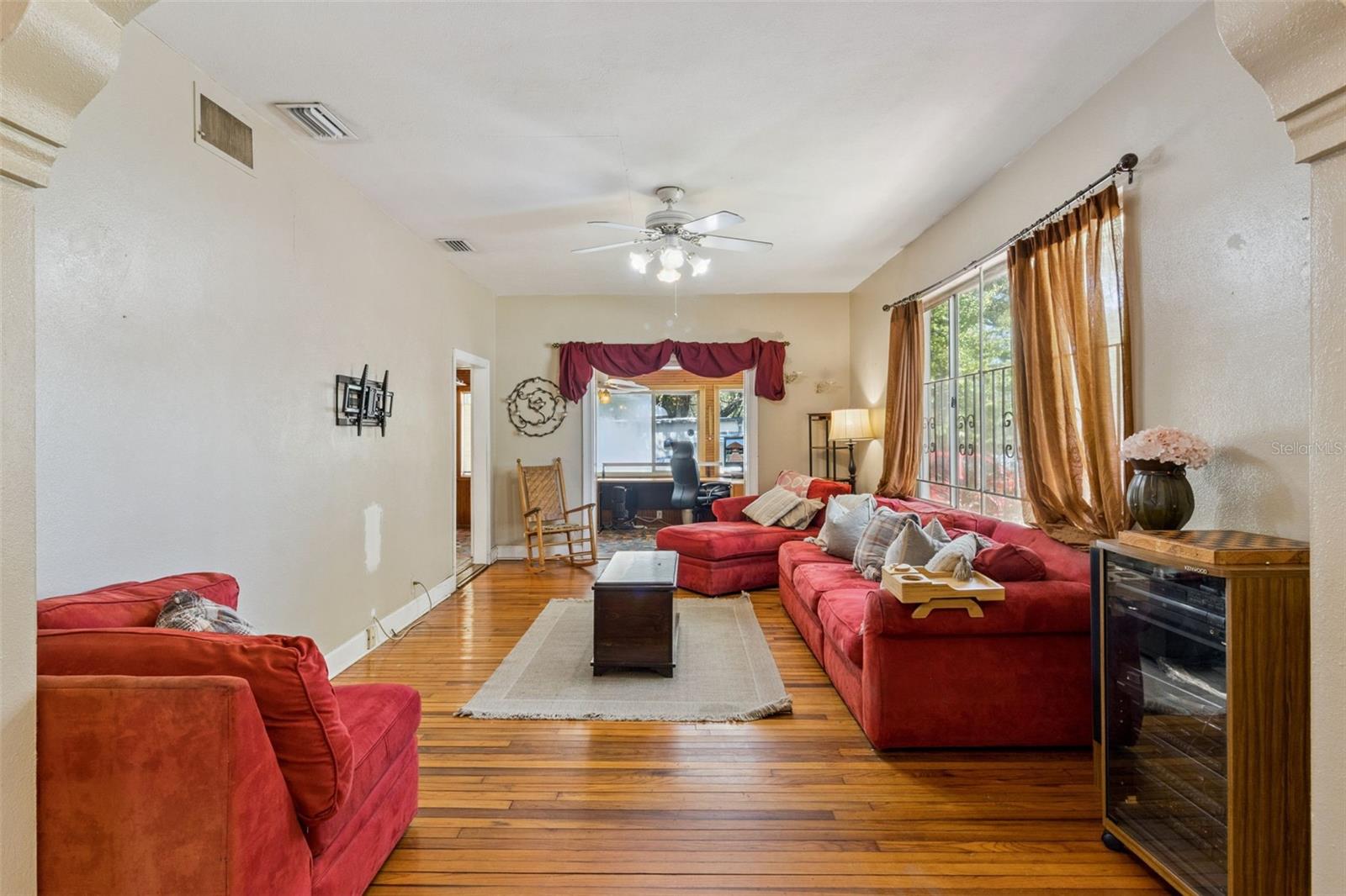 Image 7 of 37 For 3016 Albany Avenue