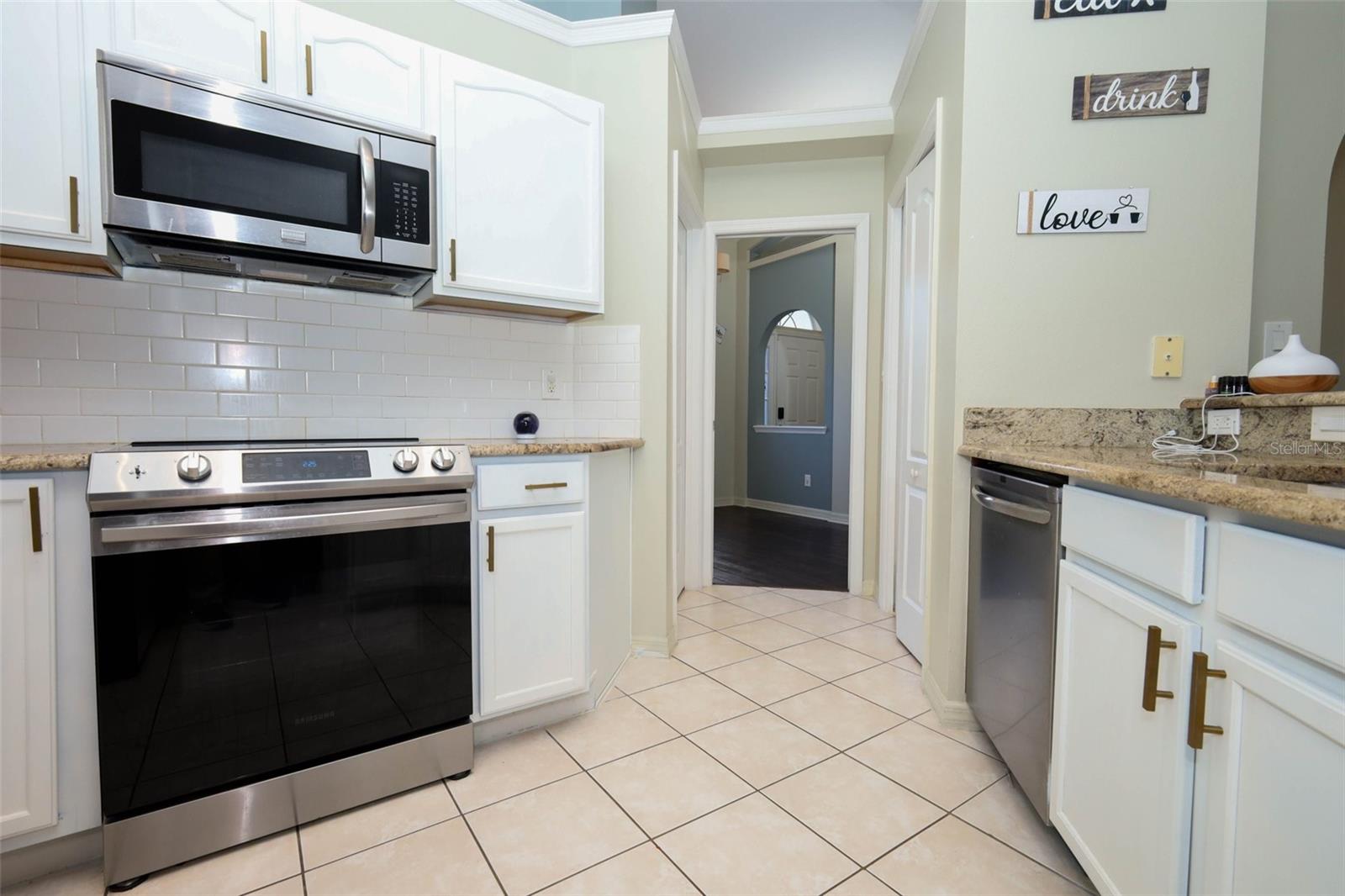 Image 19 of 41 For 200 Patrice Hope Street