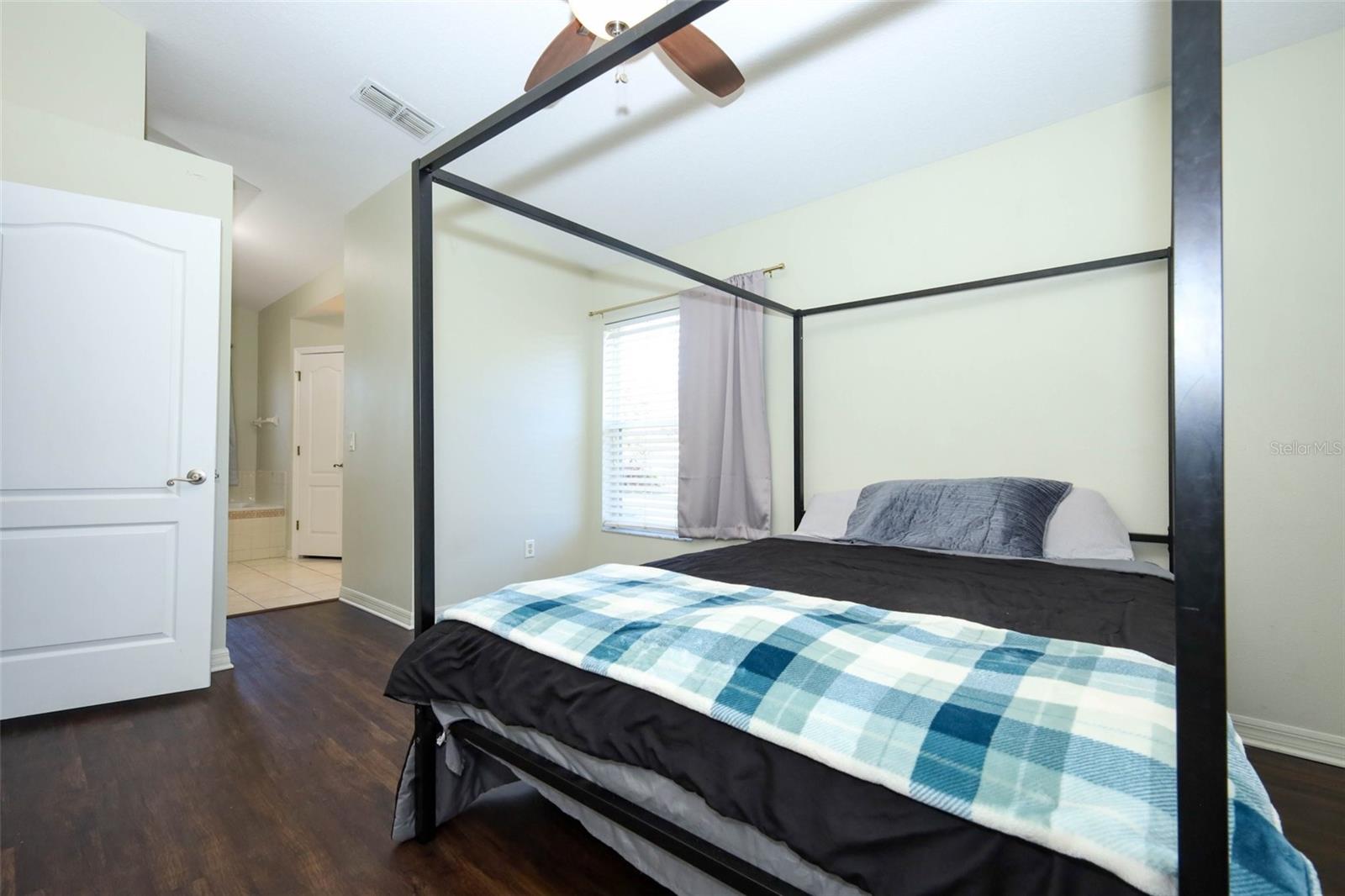 Image 9 of 41 For 200 Patrice Hope Street