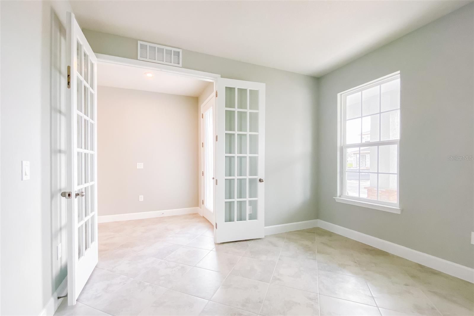 Image 10 of 40 For 13224 Orange Isle Drive