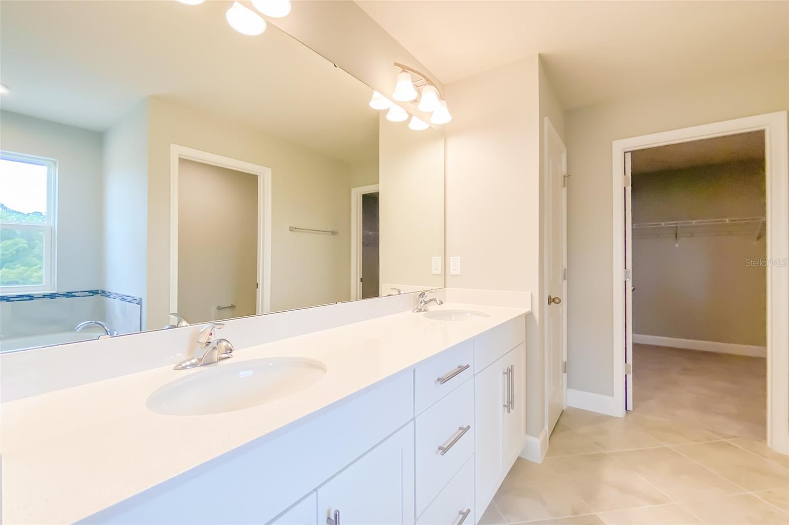 Image 28 of 40 For 13224 Orange Isle Drive