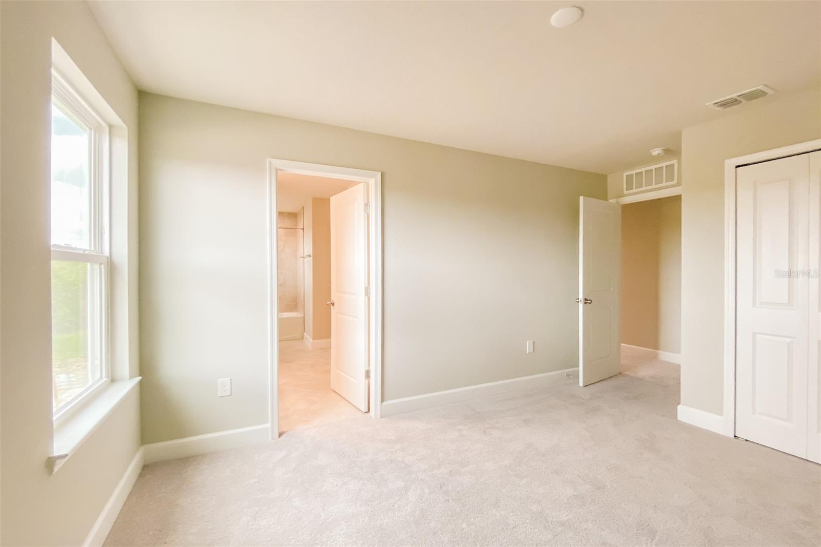 Image 32 of 40 For 13224 Orange Isle Drive