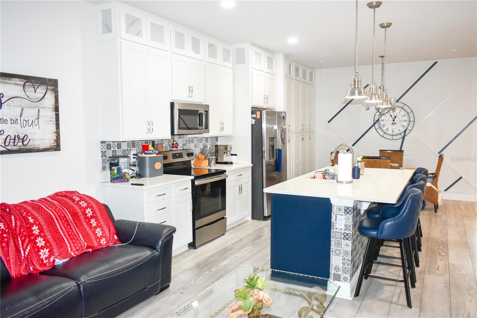 Image 28 of 91 For 180 Lake Smart Circle