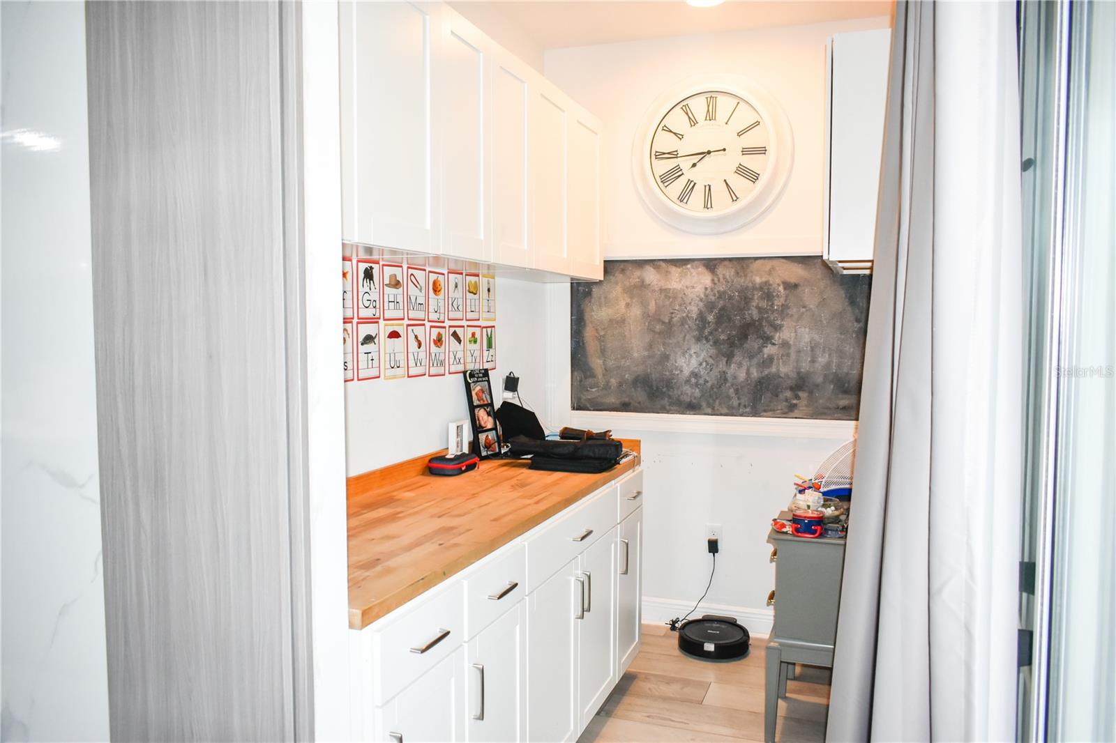 Image 33 of 91 For 180 Lake Smart Circle