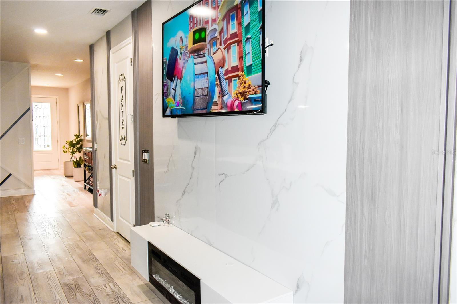 Image 34 of 91 For 180 Lake Smart Circle