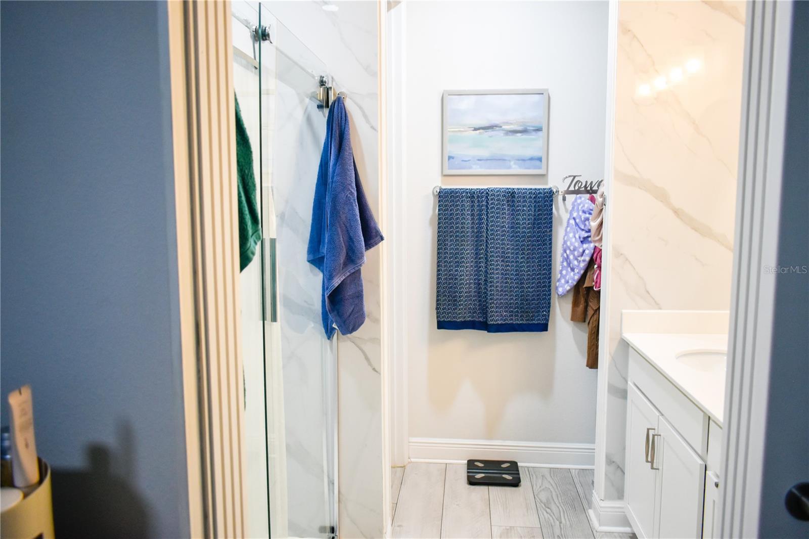 Image 48 of 91 For 180 Lake Smart Circle