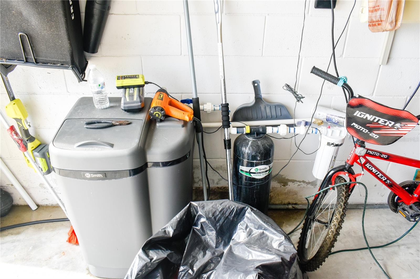 Image 56 of 91 For 180 Lake Smart Circle