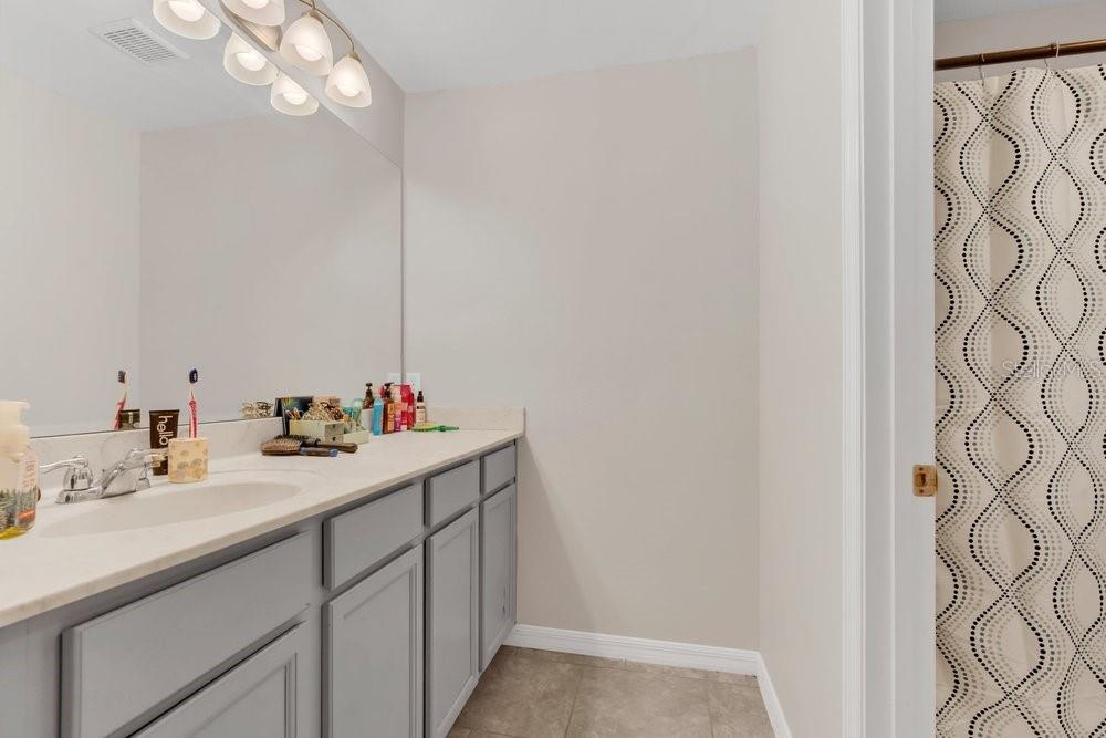 Image 17 of 44 For 1240 Maplebrook Drive