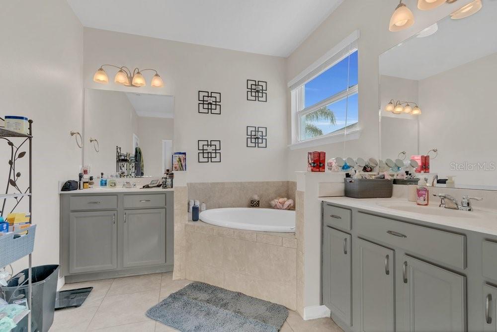 Image 27 of 44 For 1240 Maplebrook Drive