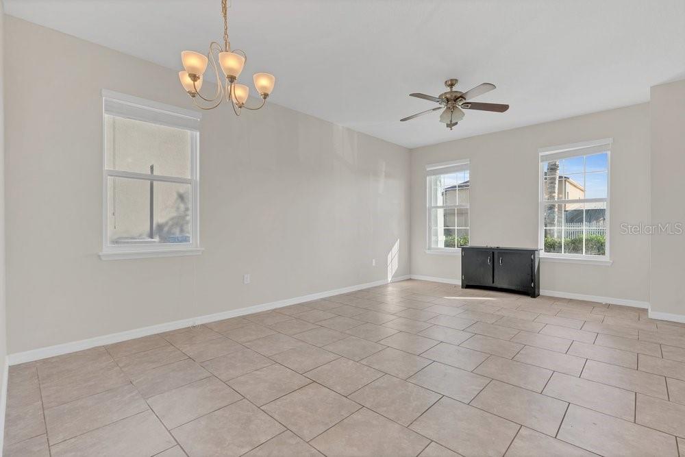 Image 4 of 44 For 1240 Maplebrook Drive