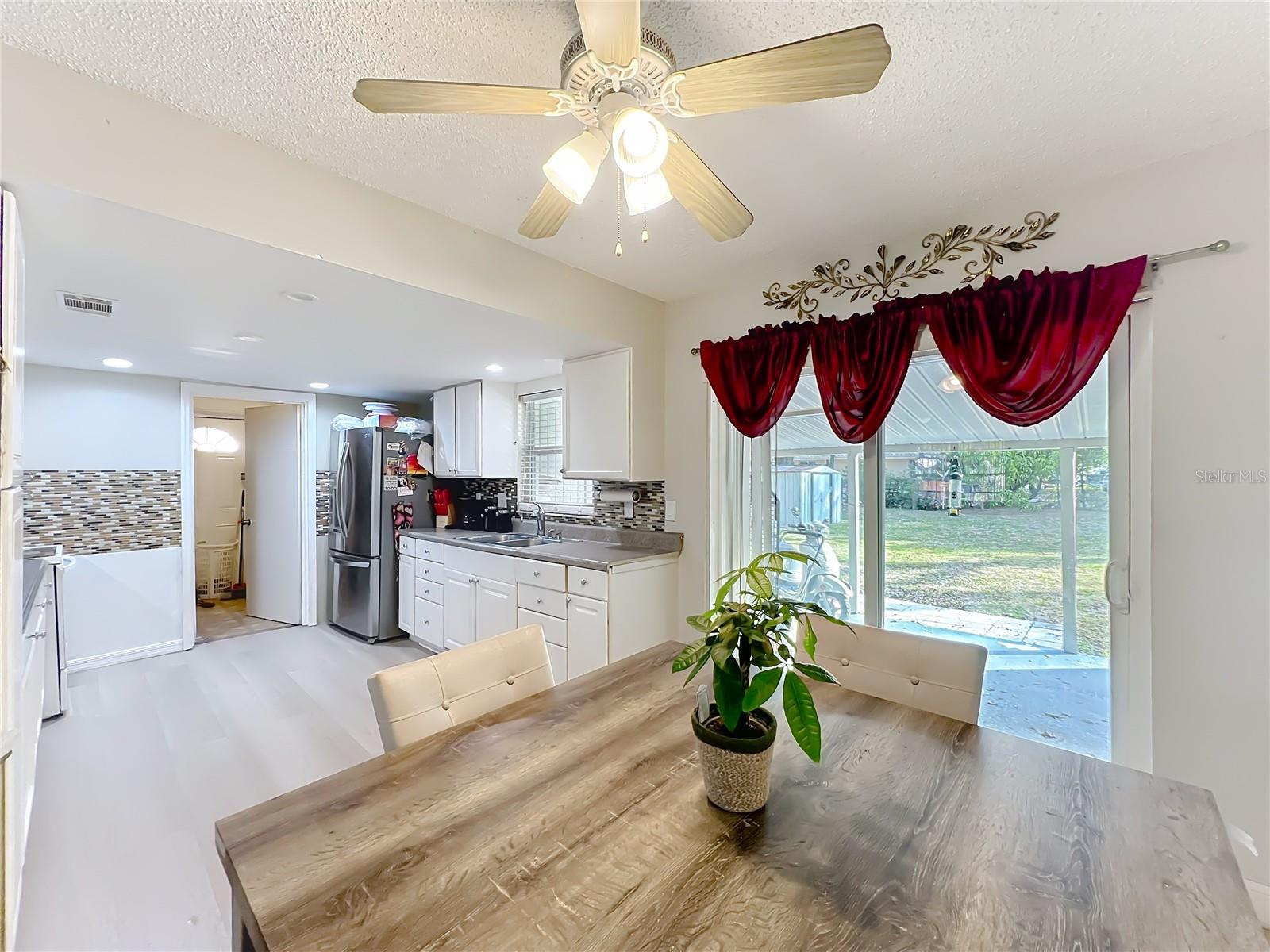 Image 10 of 36 For 2551 El Portal Avenue