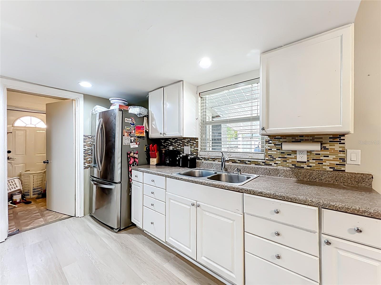 Image 14 of 36 For 2551 El Portal Avenue