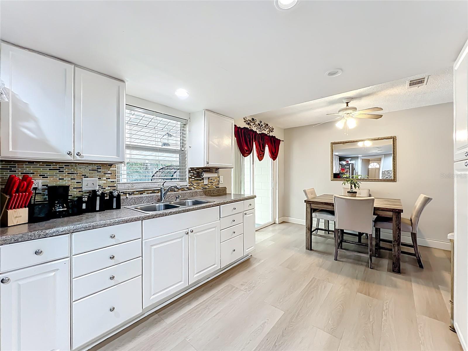 Image 16 of 36 For 2551 El Portal Avenue