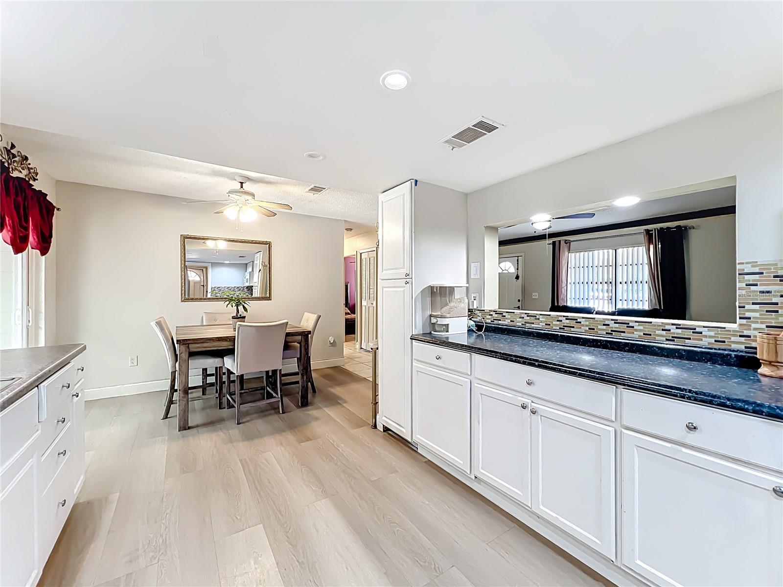 Image 17 of 36 For 2551 El Portal Avenue