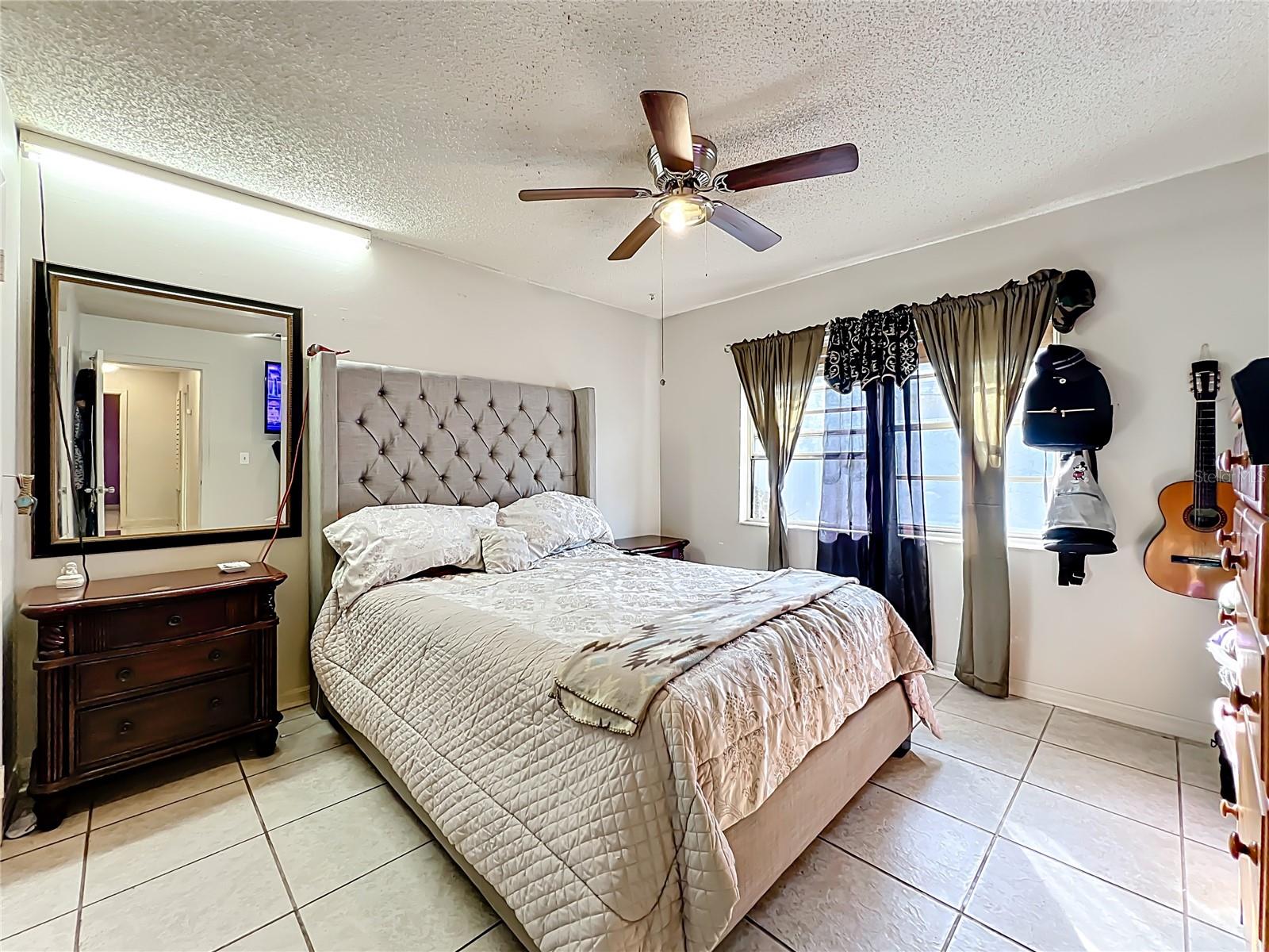 Image 26 of 36 For 2551 El Portal Avenue