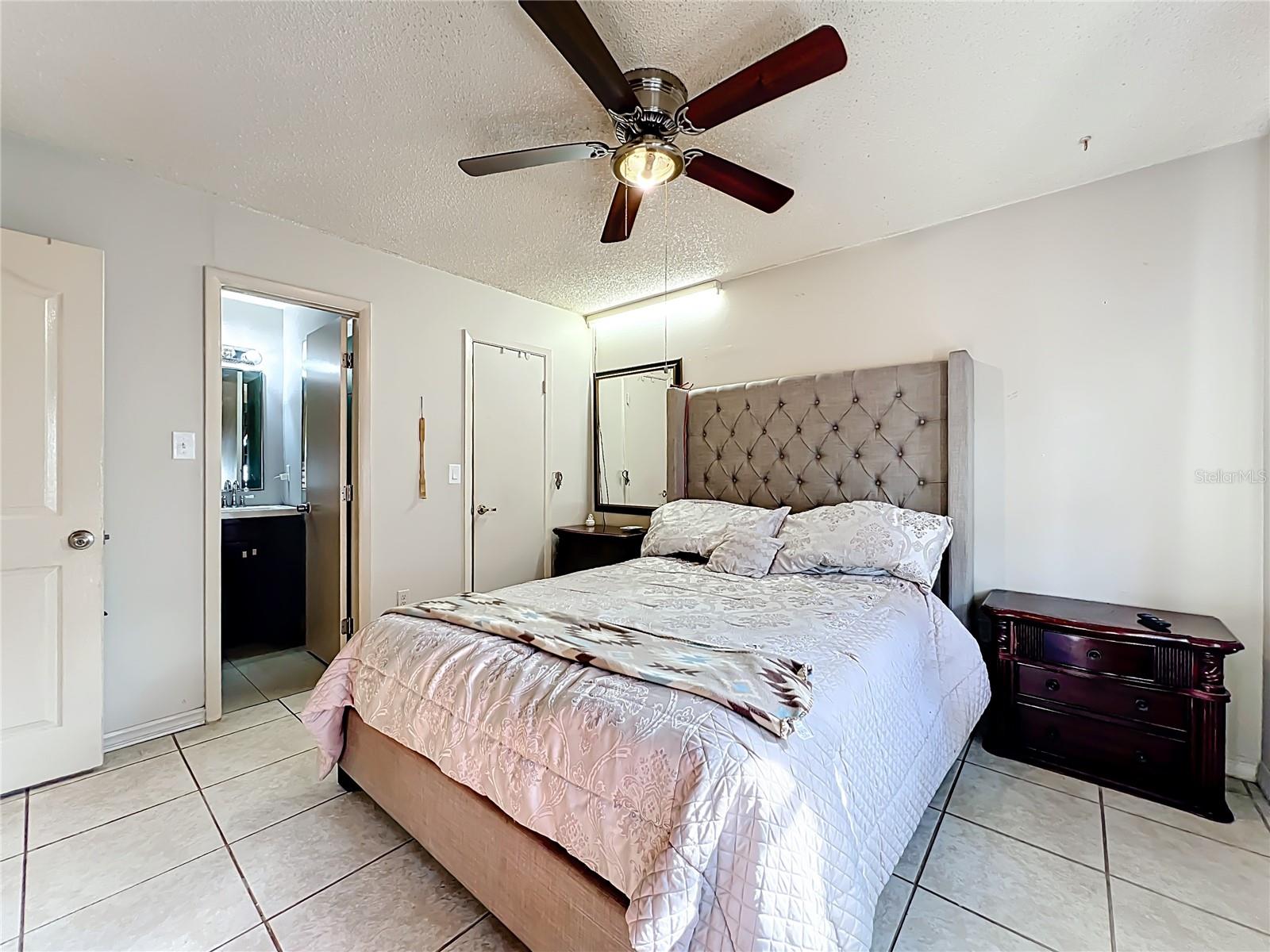 Image 27 of 36 For 2551 El Portal Avenue