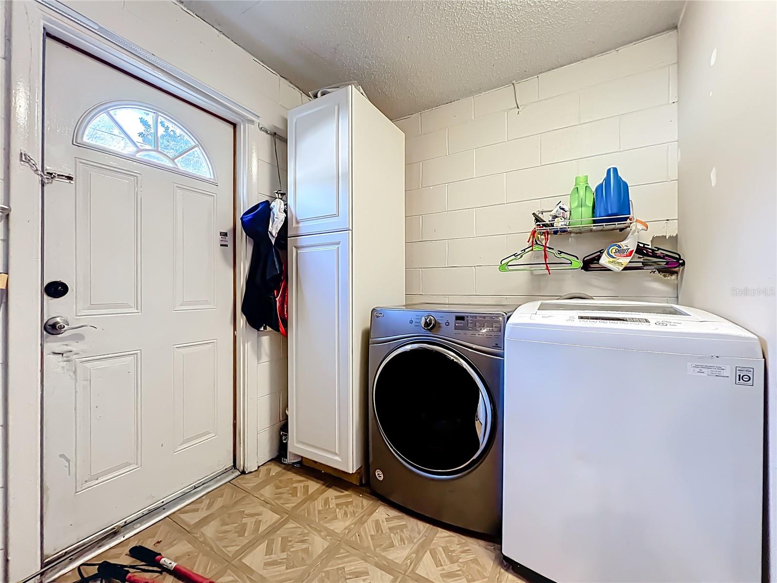 Image 30 of 36 For 2551 El Portal Avenue