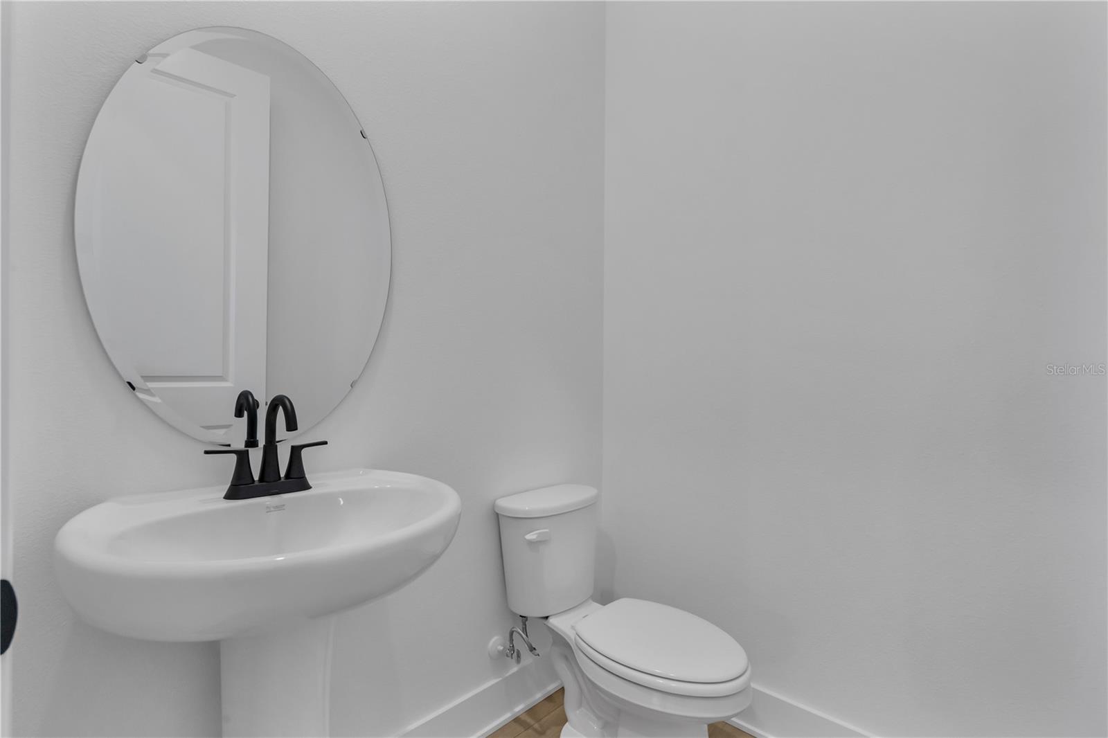 Image 11 of 33 For 15381 Hamlin Park Drive