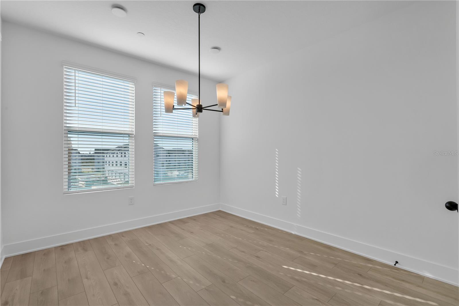 Image 14 of 33 For 15381 Hamlin Park Drive