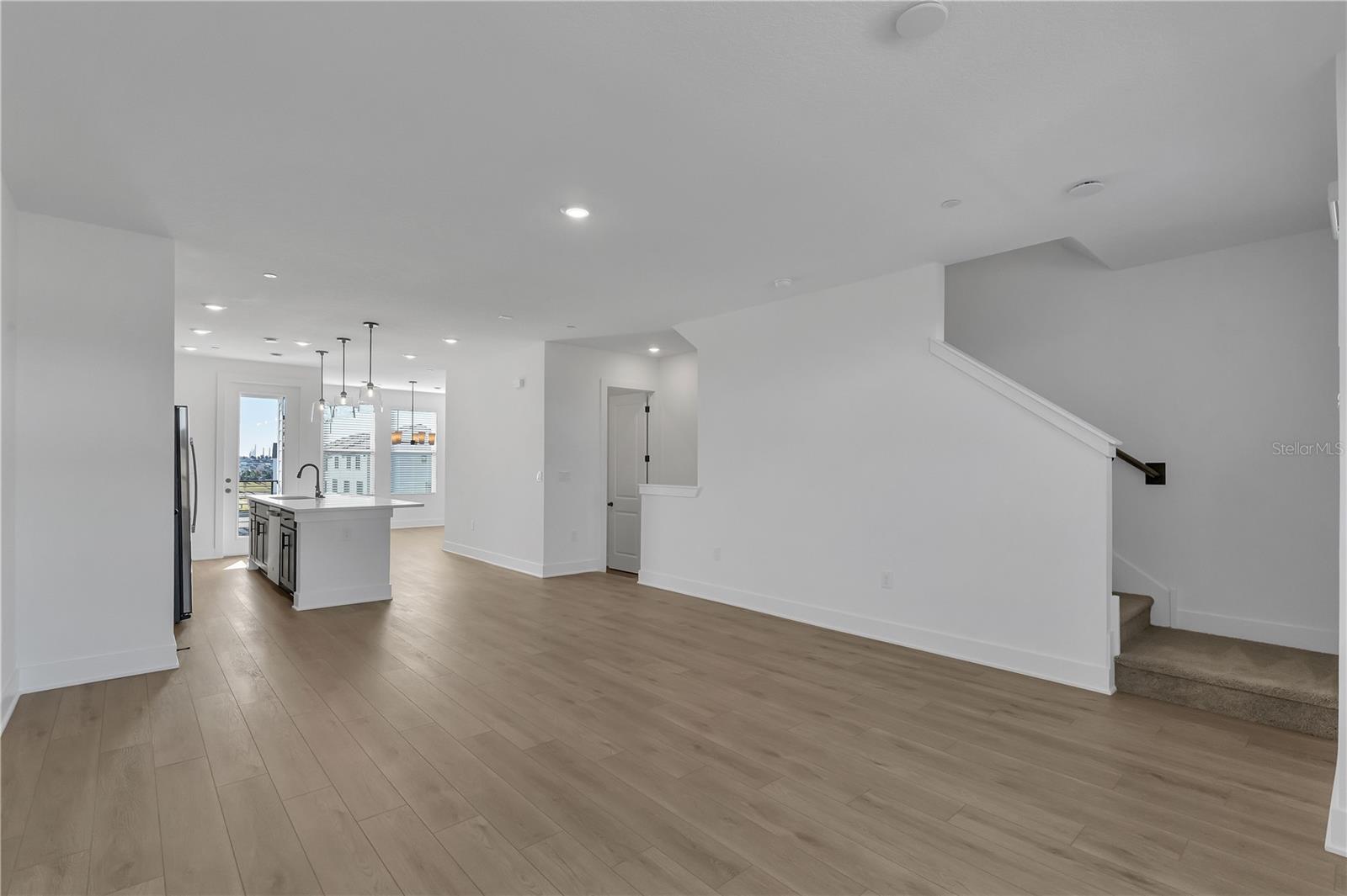 Image 19 of 33 For 15381 Hamlin Park Drive