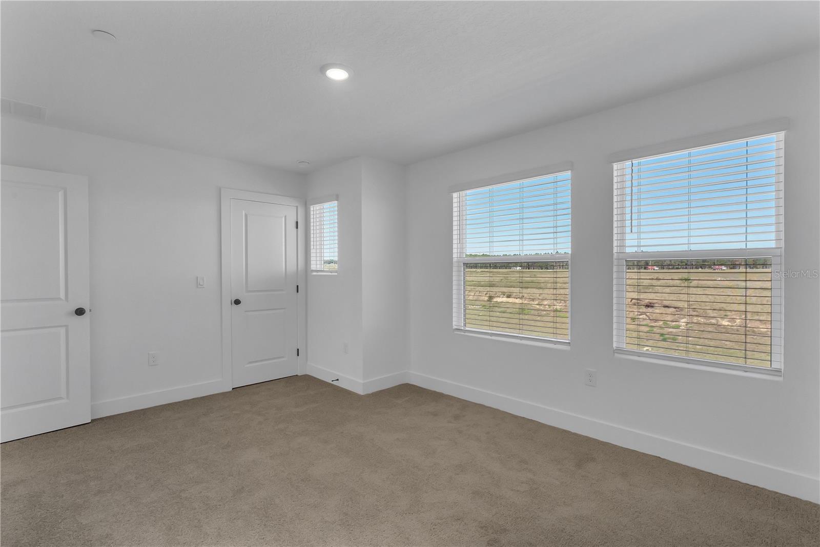 Image 23 of 33 For 15381 Hamlin Park Drive