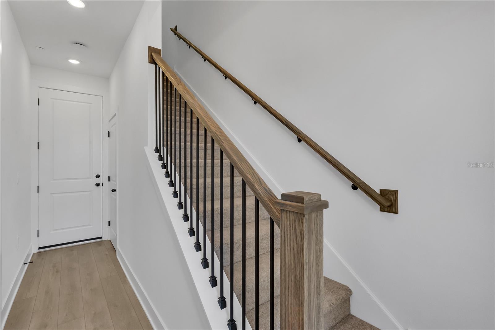 Image 4 of 33 For 15381 Hamlin Park Drive