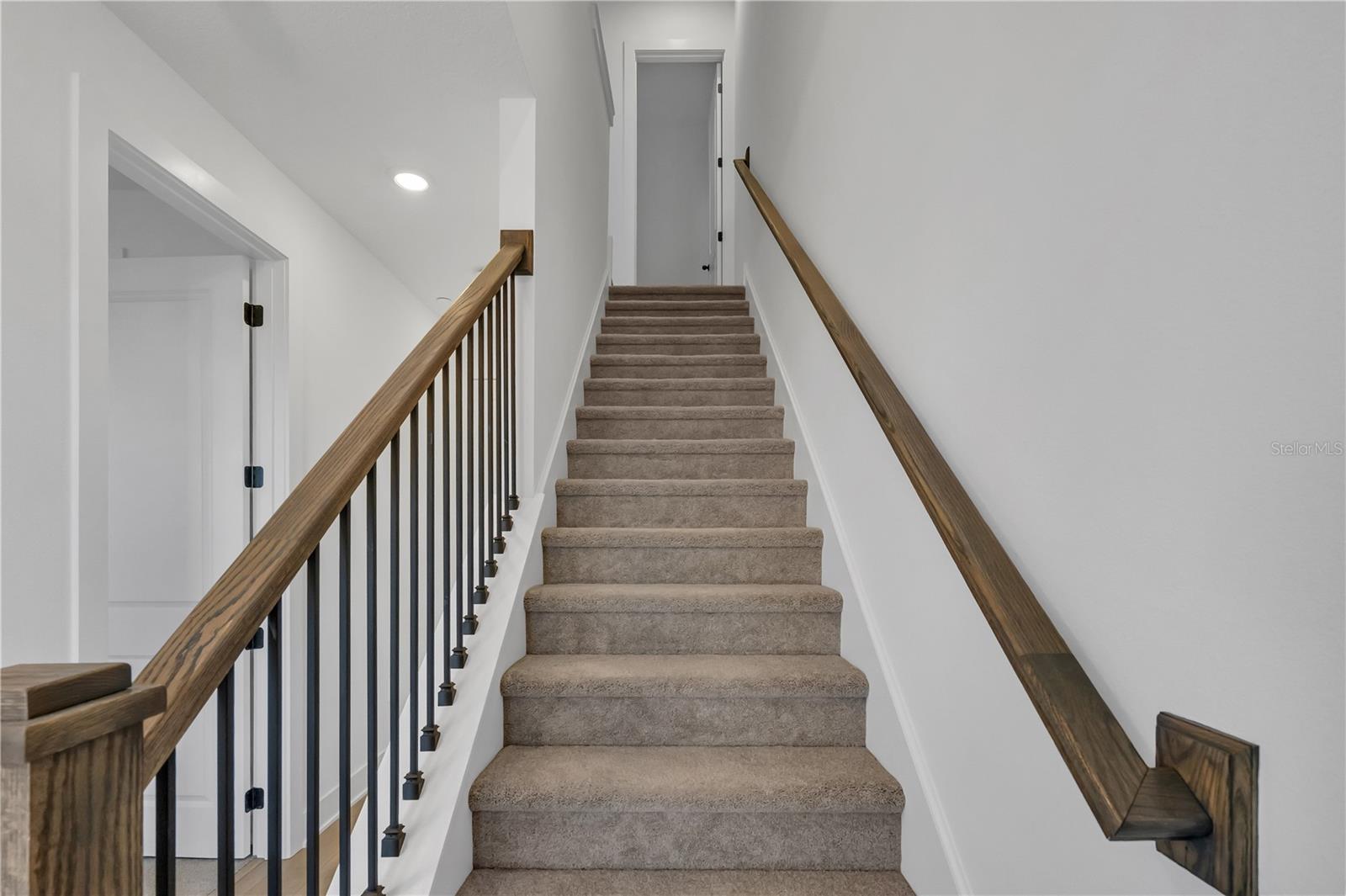 Image 5 of 33 For 15381 Hamlin Park Drive