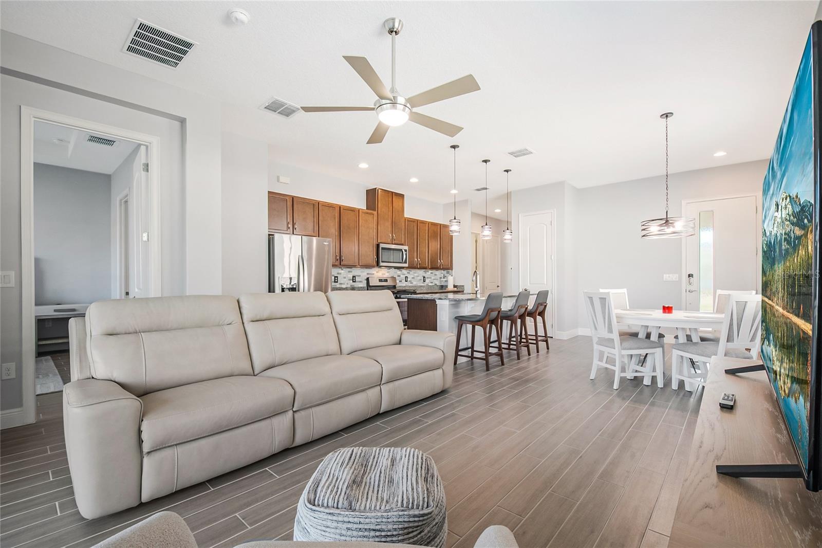 Image 11 of 48 For 2302 Datura Loop