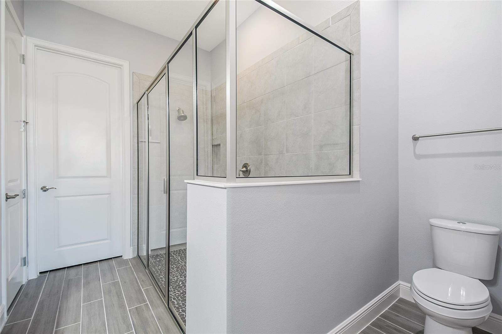 Image 15 of 48 For 2302 Datura Loop