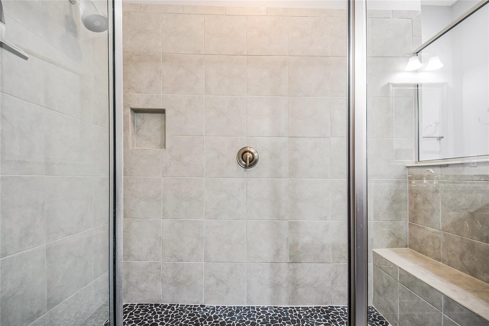 Image 16 of 48 For 2302 Datura Loop